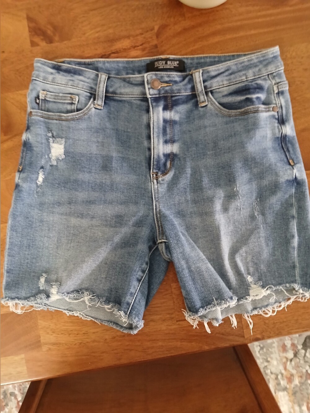 Judy Blue Distressed Denim Shorts Size L EUC 16" Waist 5.5" Inseam